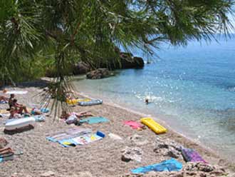 Hvar Kroatien - Dieser Strand ist ca. 20m von den Ferienwohnungen bzw. der Ferienwohnung entfernt.